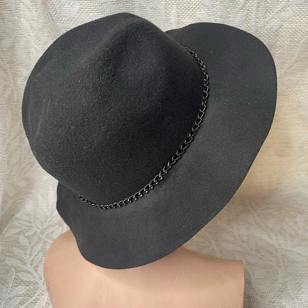 Black Women's Hat with Chain Detail